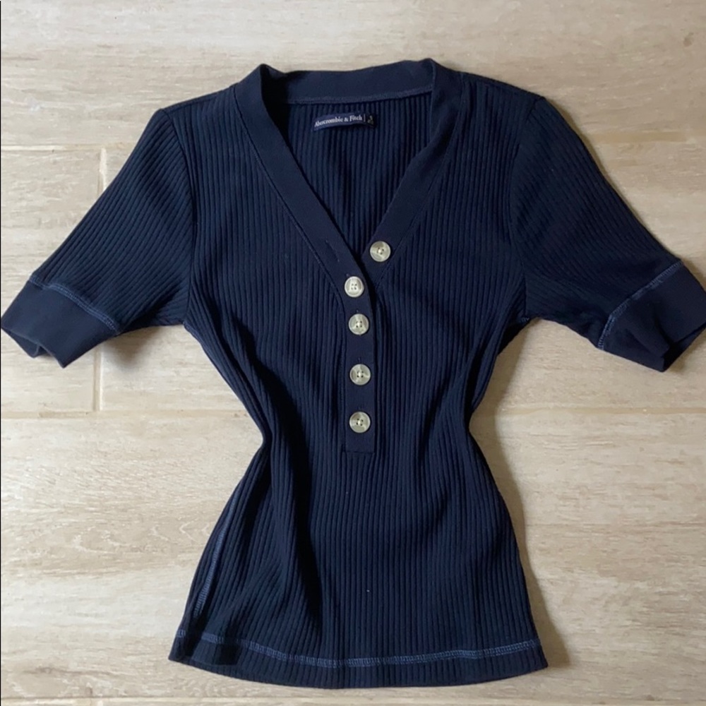 Button Henley